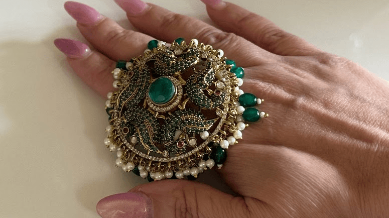 Ora emerald heirloom ring