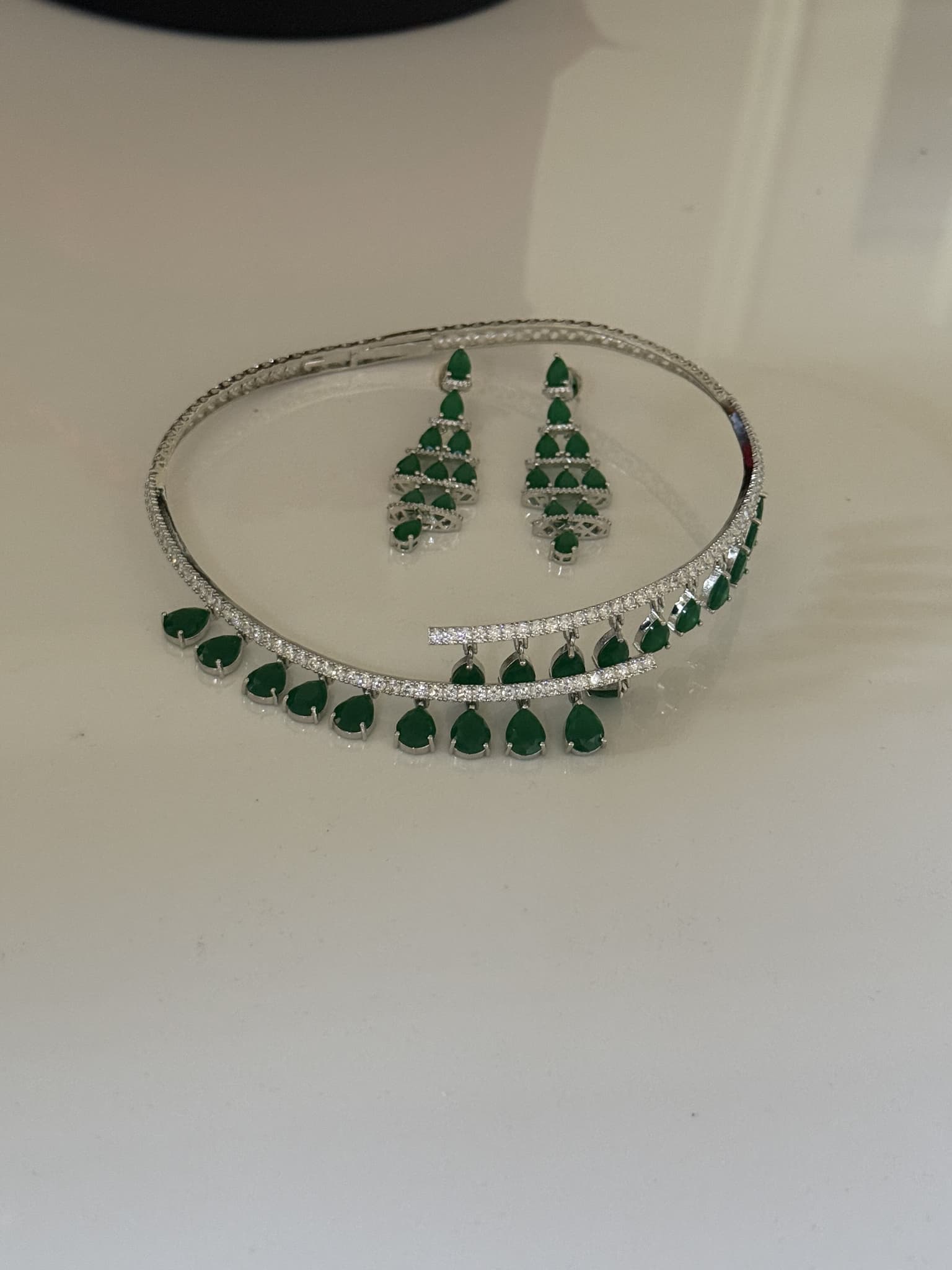 Emerald Teardrop Collar Set