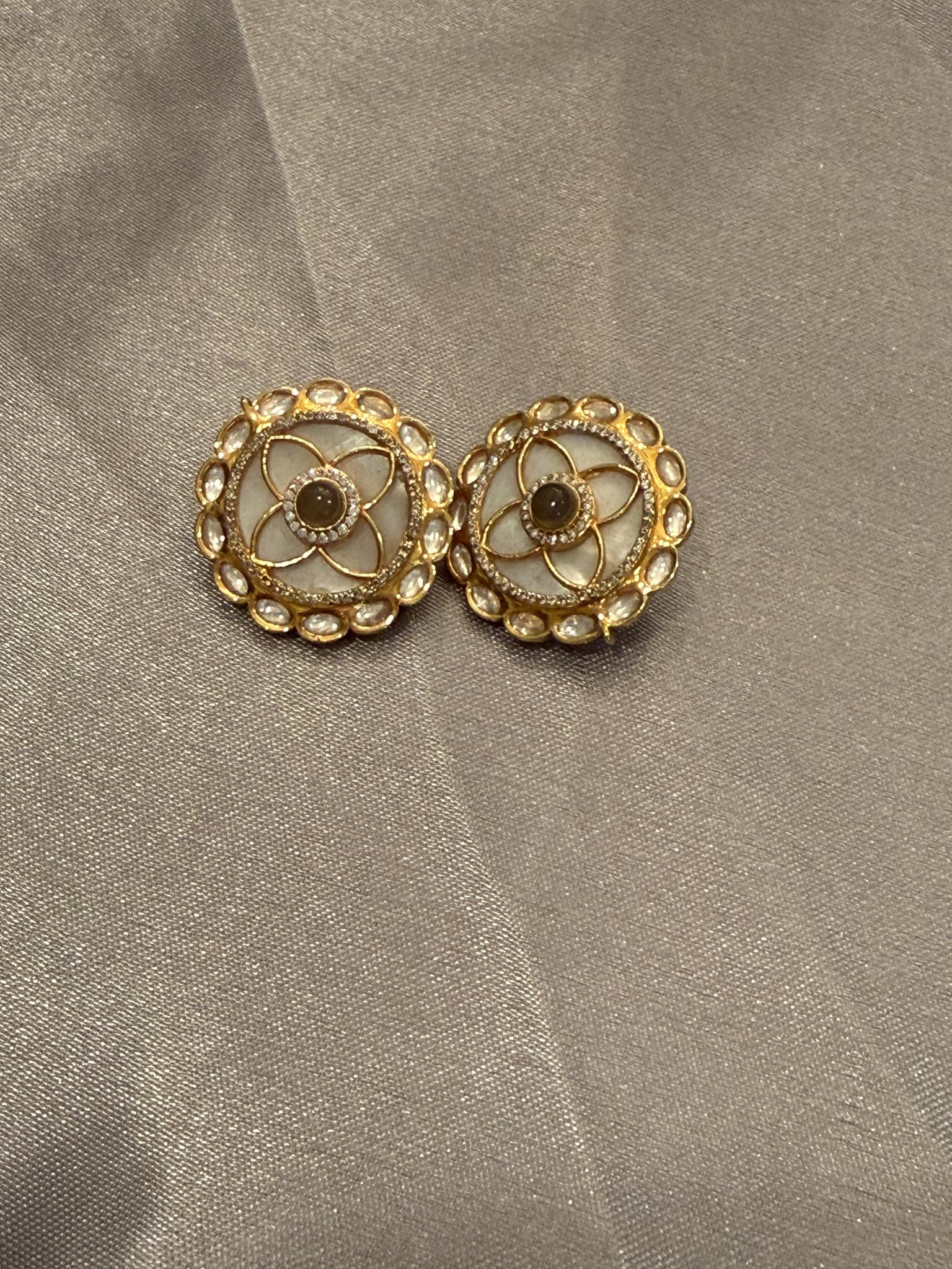 Kundan Flower Motif Stud Earrings