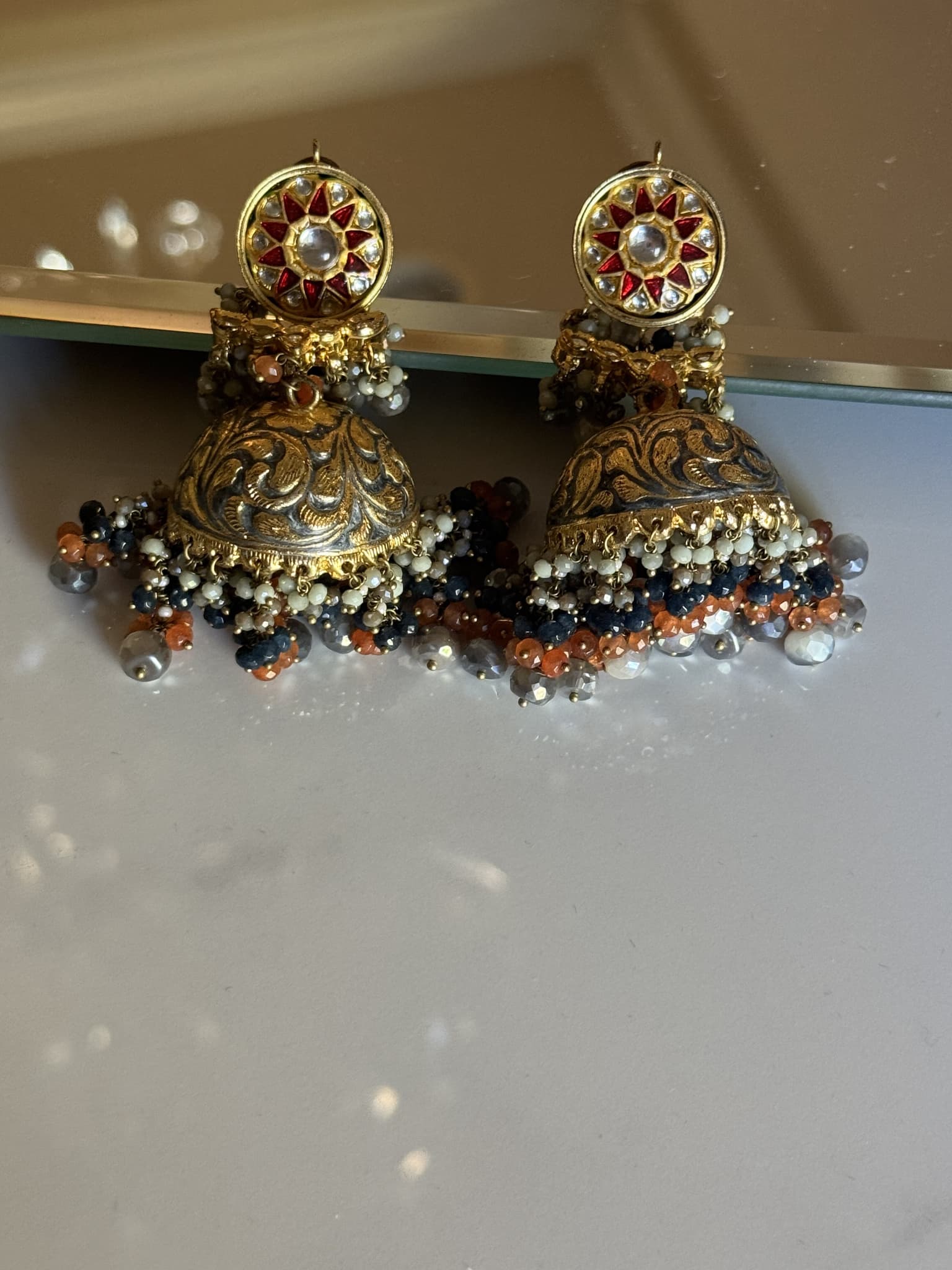 kundan-red-pearl-jhumka-earrings