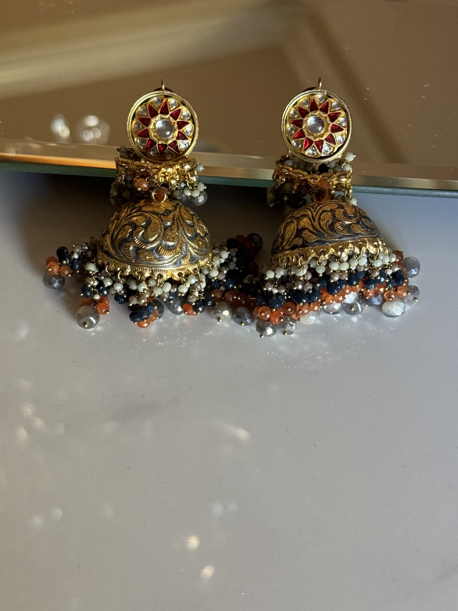 kundan-red-pearl-jhumka-earrings
