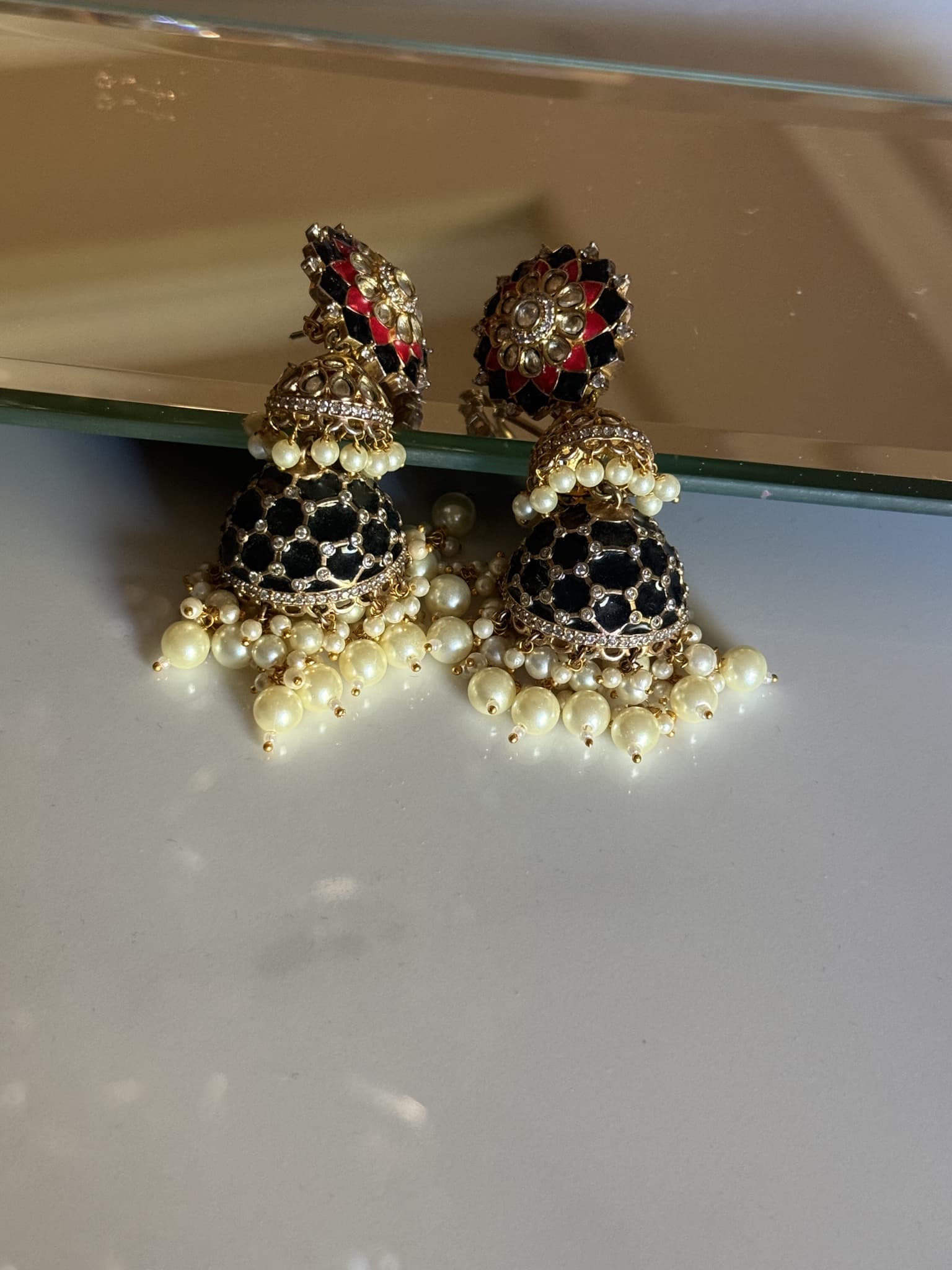 black-pearl-kundan-jhumka-earrings