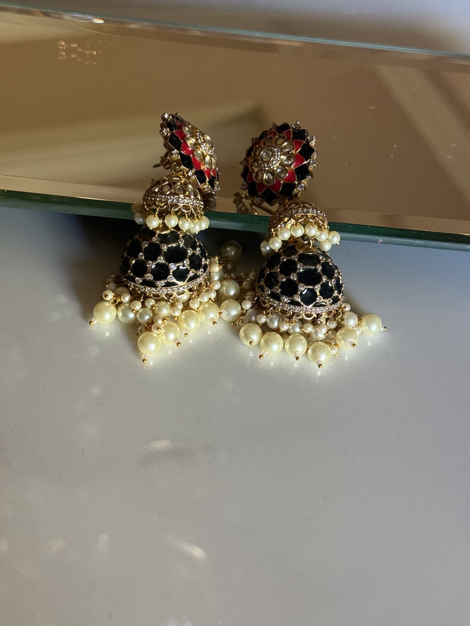 black-pearl-kundan-jhumka-earrings