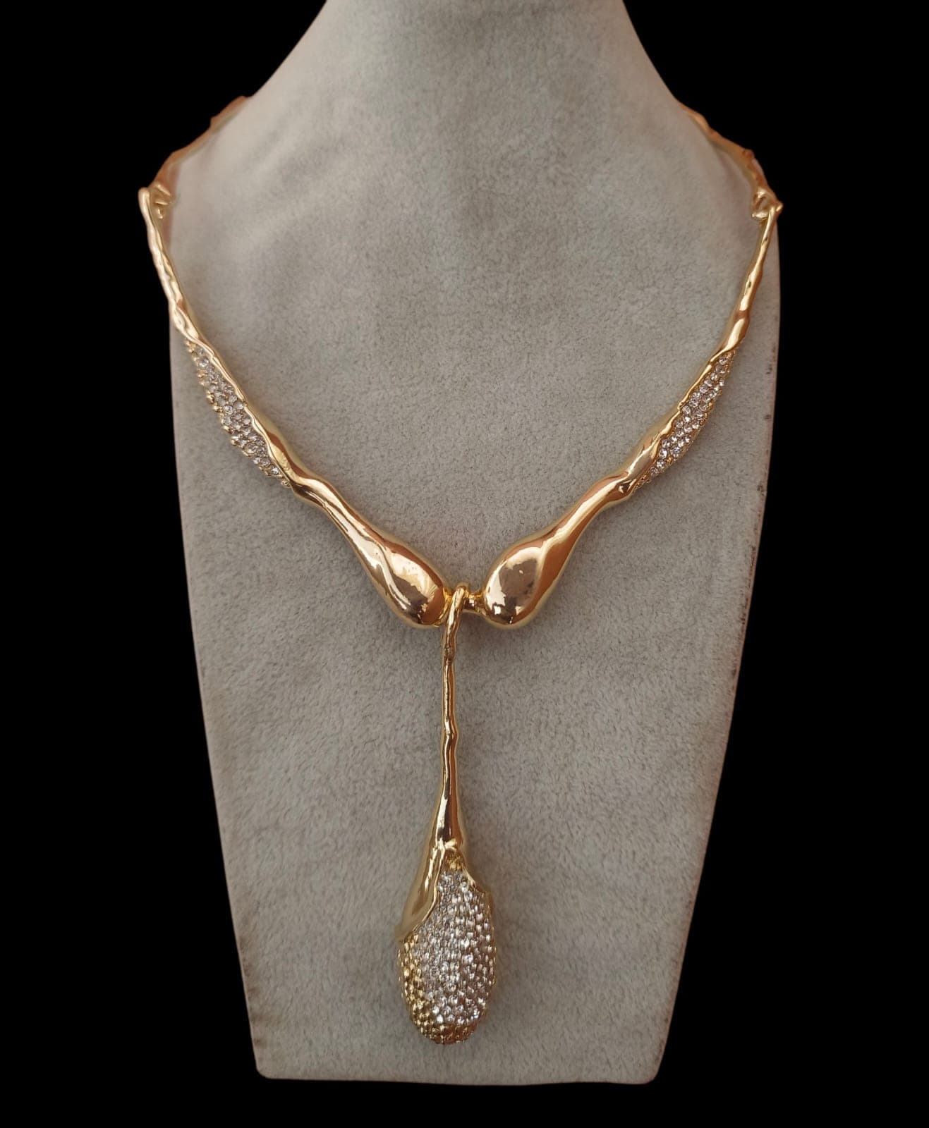 Modern Gold Tone Sculpted Pendant Necklace