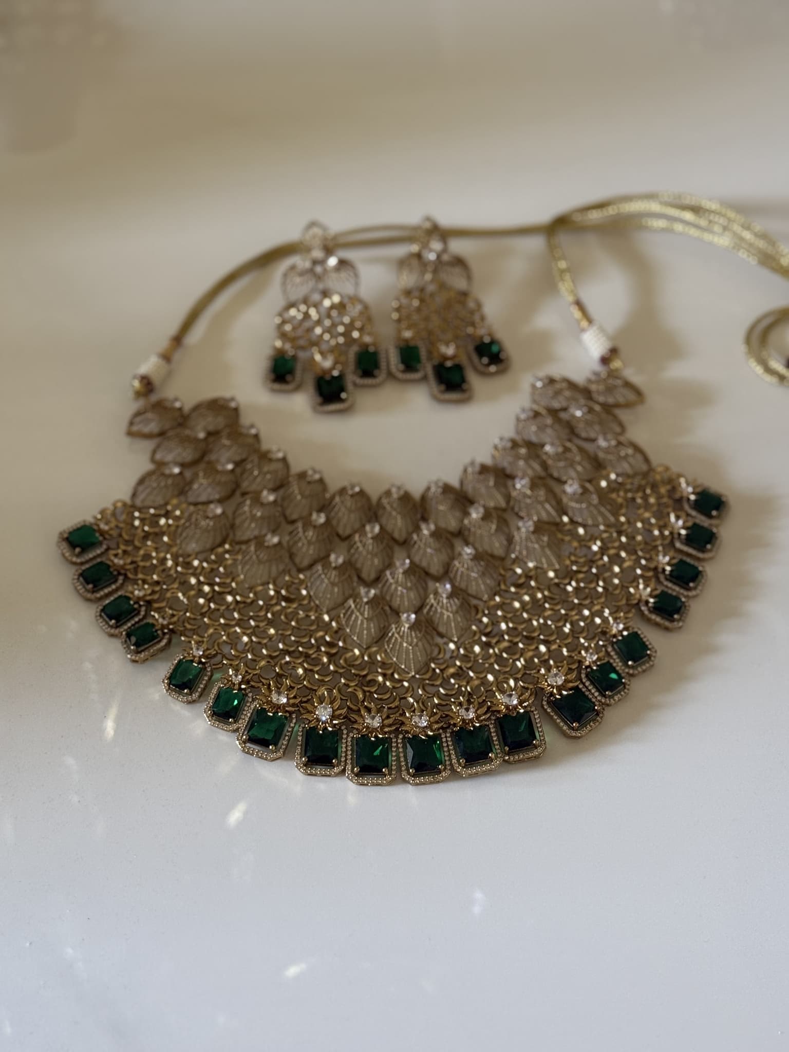 emerald-fringe-collar-set