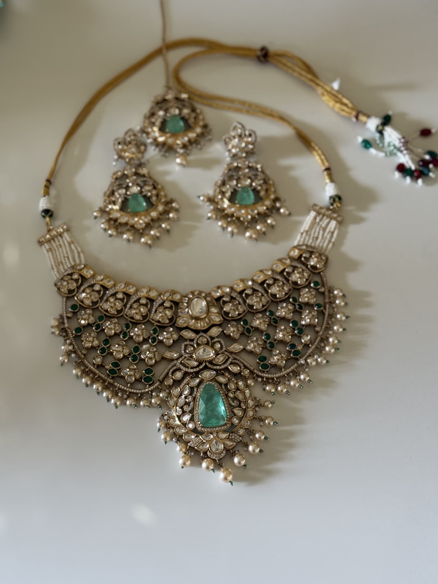 emerald-fringe-collar-set