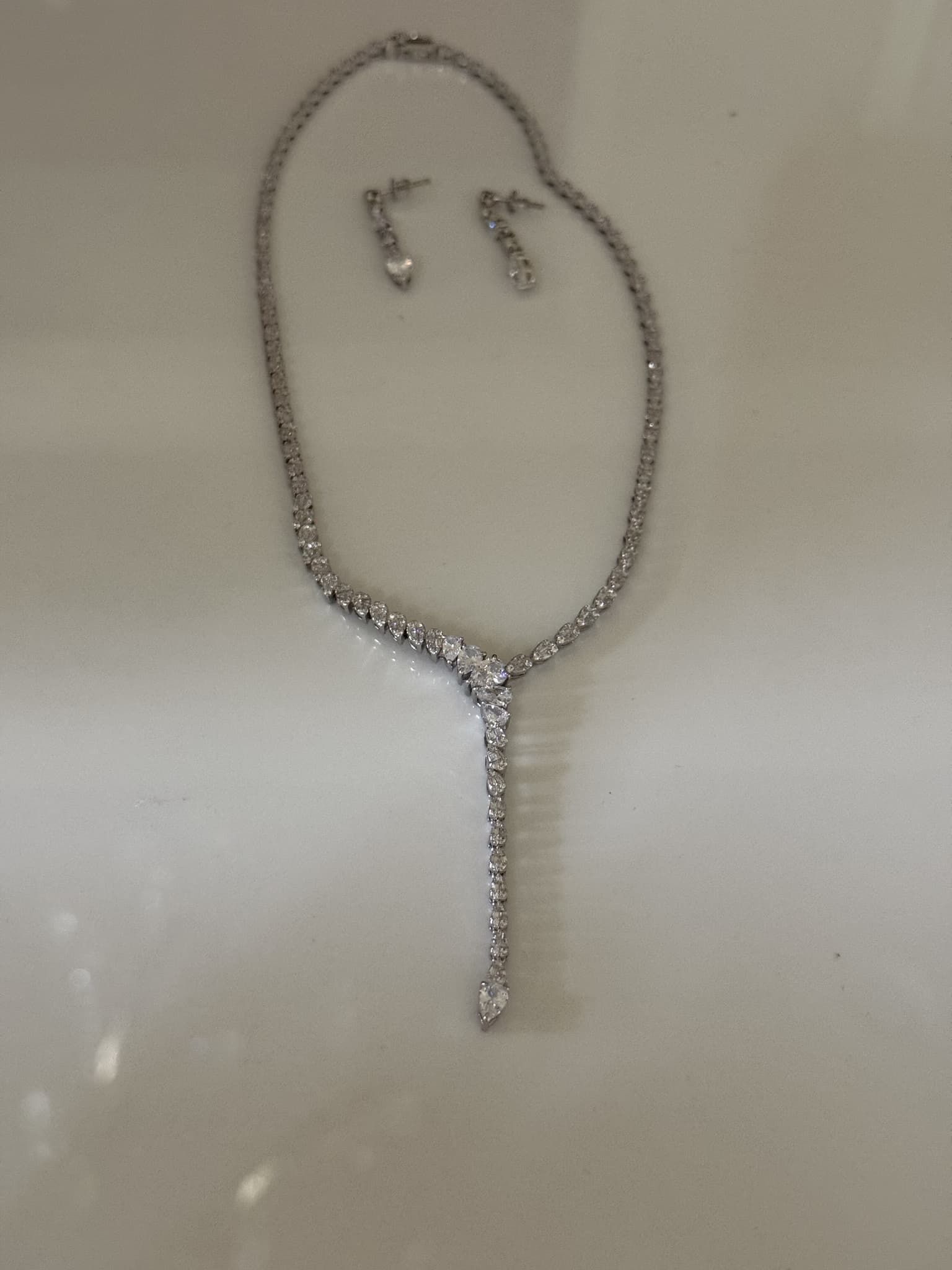 White Diamond Lariat Necklace Set