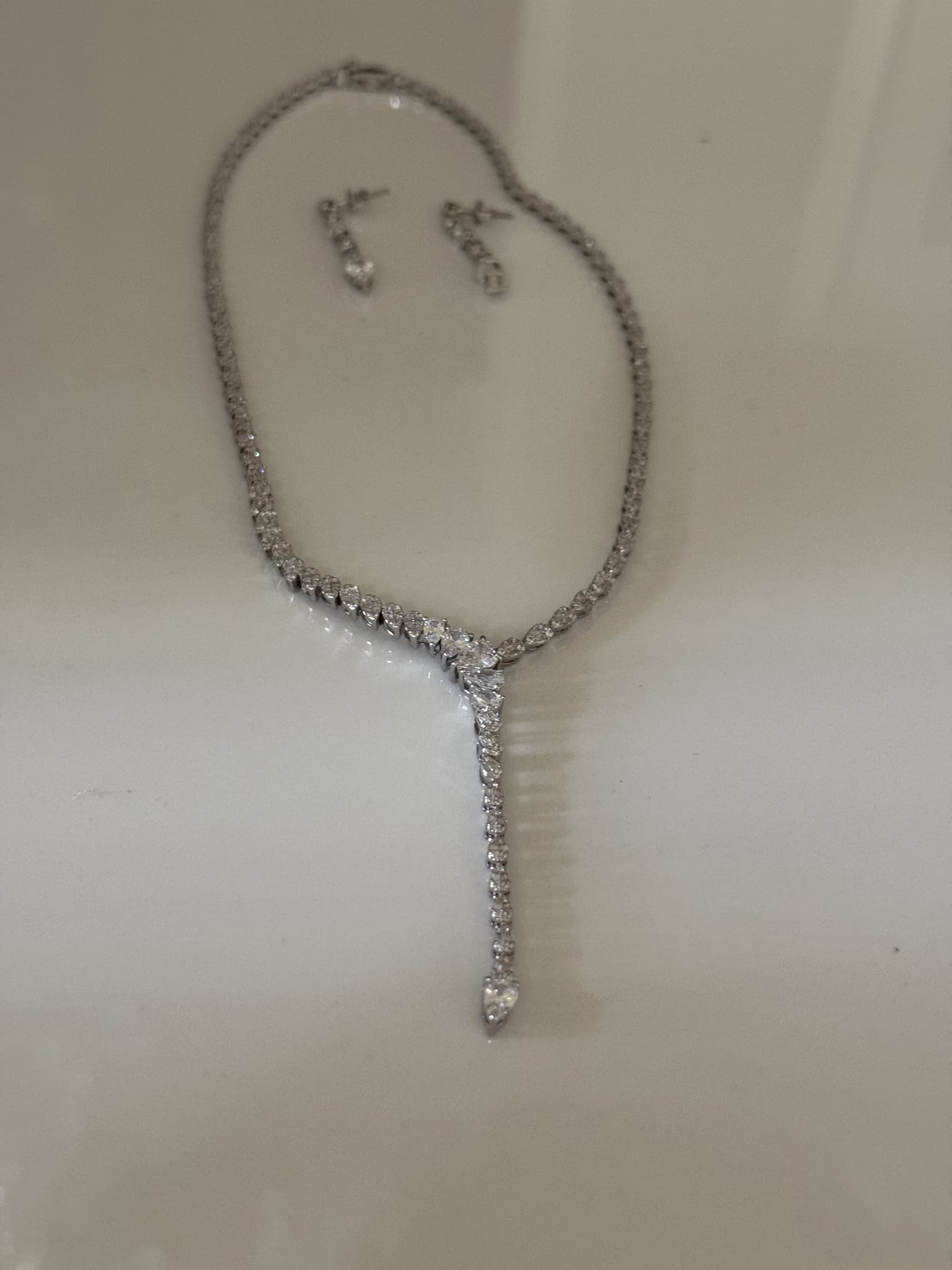 White Diamond Lariat Necklace Set